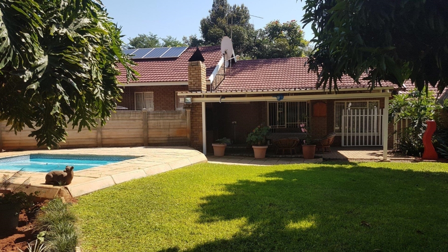 6 Bedroom Property for Sale in Cashan North West